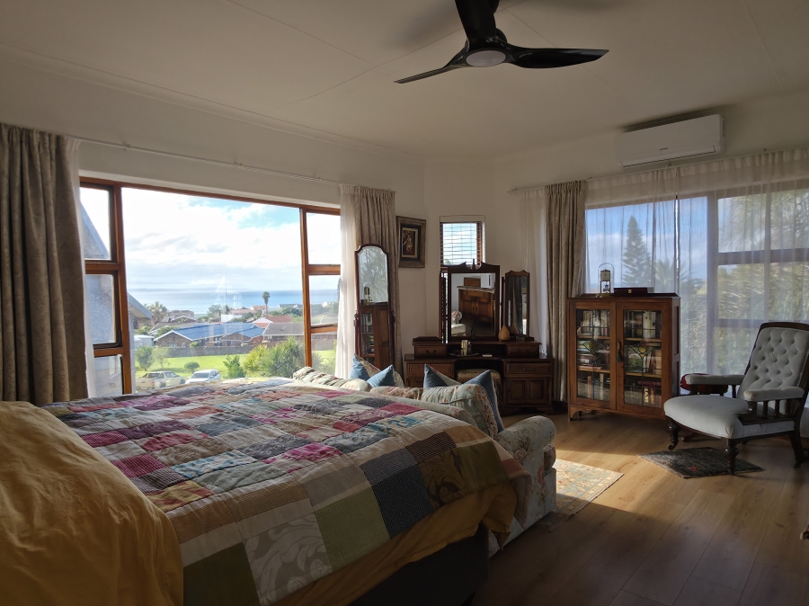 3 Bedroom Property for Sale in Wavecrest Eastern Cape